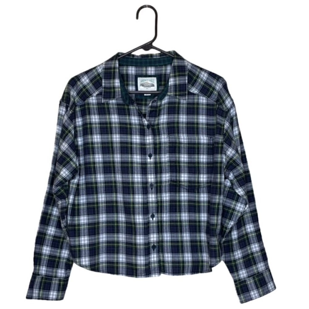 AMERICAN EAGLE Cropped Plaid Flannel Shirt - Size Medium